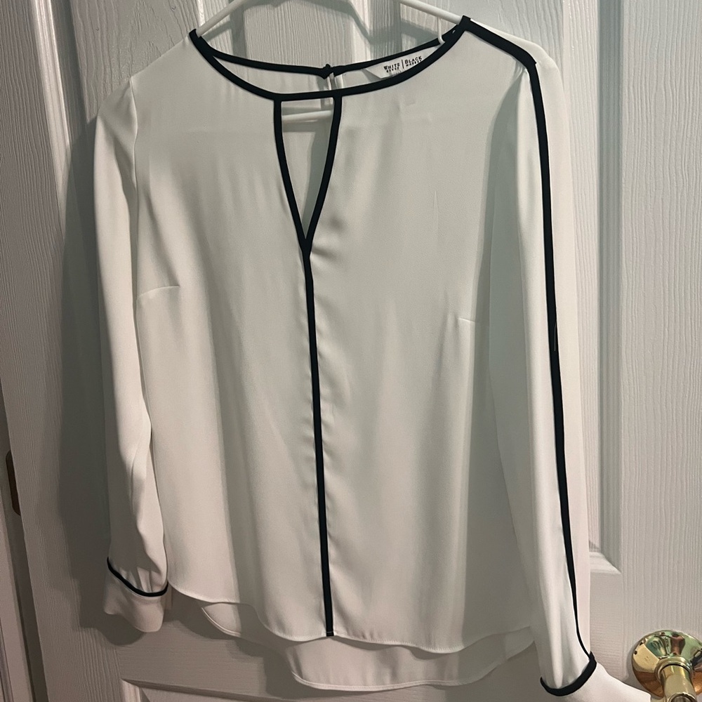 White House Black Market Cream Long Sleeve Mandarin Collar Blouse